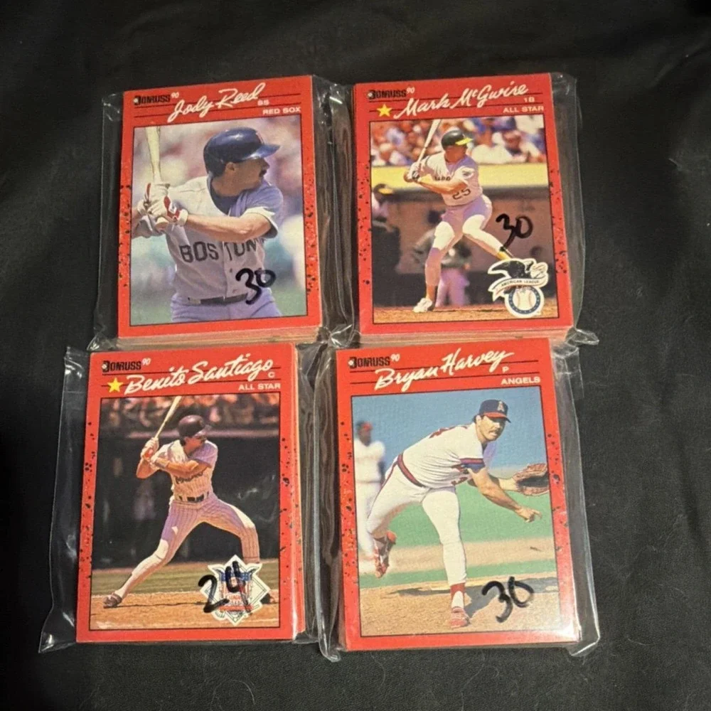 114 Card Lot - 1990 Donruss MLB Baseball Trading Card Lot